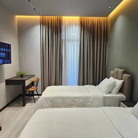 The Roots Boutique 4*