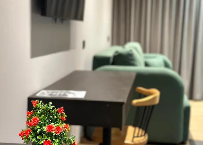 Отель The Roots Boutique Шкодер