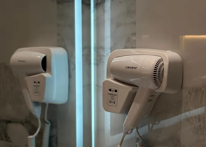 The Roots Boutique Шкодер