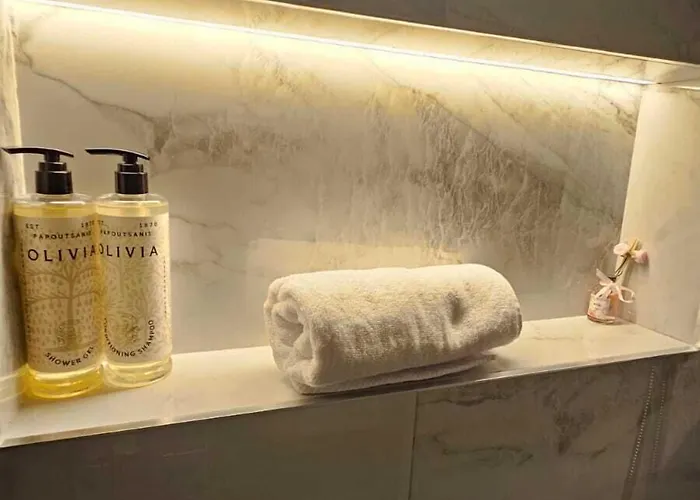 Отель The Roots Boutique Шкодер