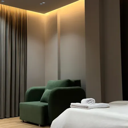 The Roots Boutique 4* شكودر
