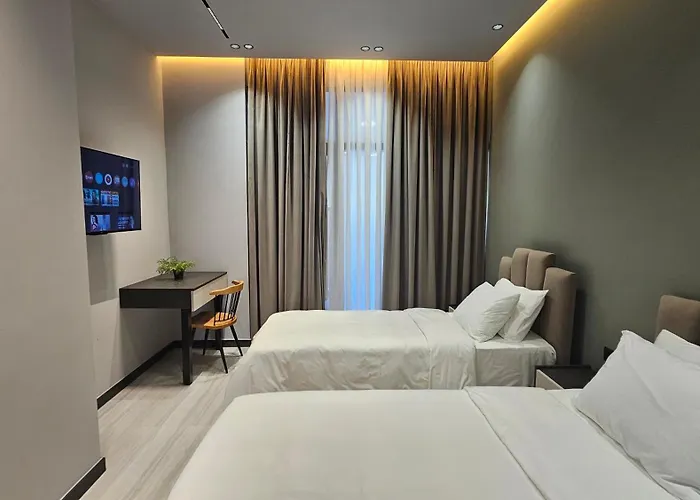 The Roots Boutique 4*